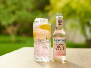 [FEVER-TREE] AROMATIC TONIC WATER/MADAGASCAR COLA